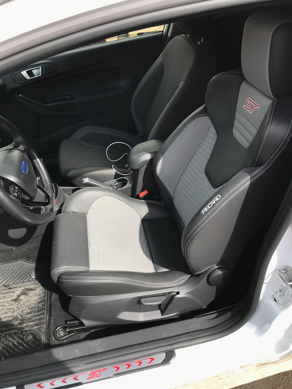 Сидіння Recaro Встановлено!) 2