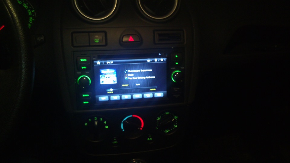 DVD/GPS у штатне місце 4