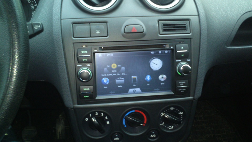 DVD/GPS у штатне місце 1