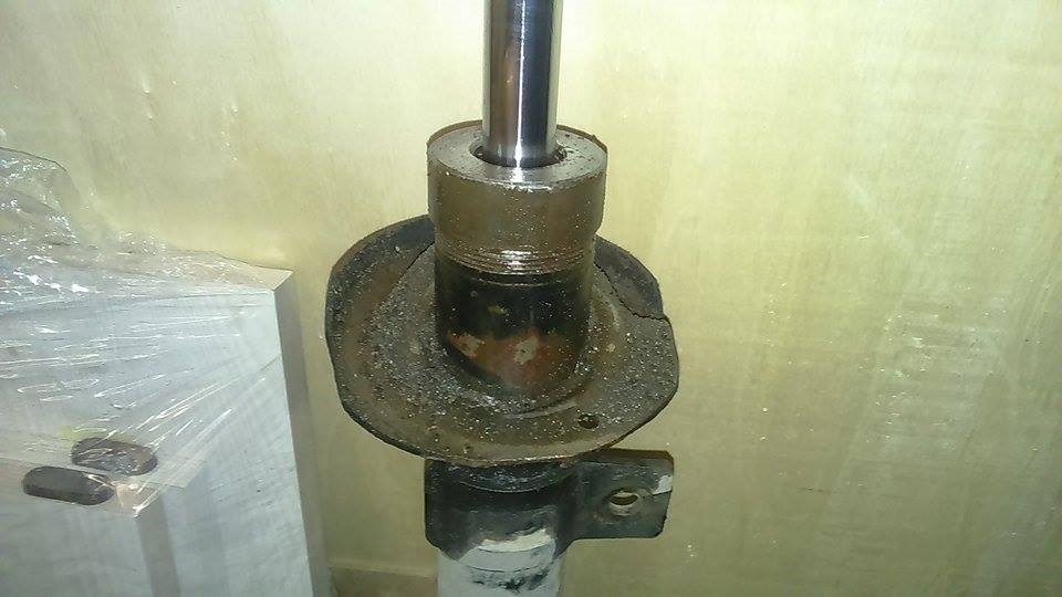 Замінив передні амортизатори 2