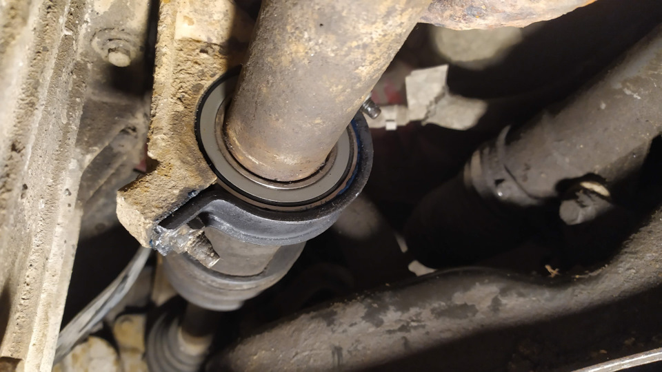 Підшипник підвісної півосі FORD 1 701 597 / INA 712 0764 10 4