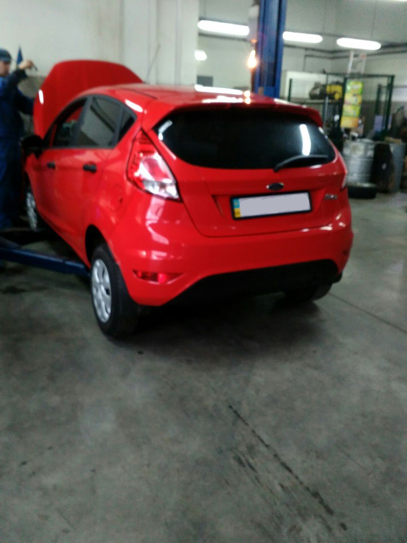 ТО2 + встановлення оригінального підлокітника ford fiesta mk7 2