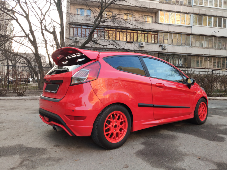 Червоні мокасини. 1