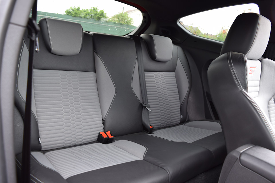 Поза 69: RECARO 4