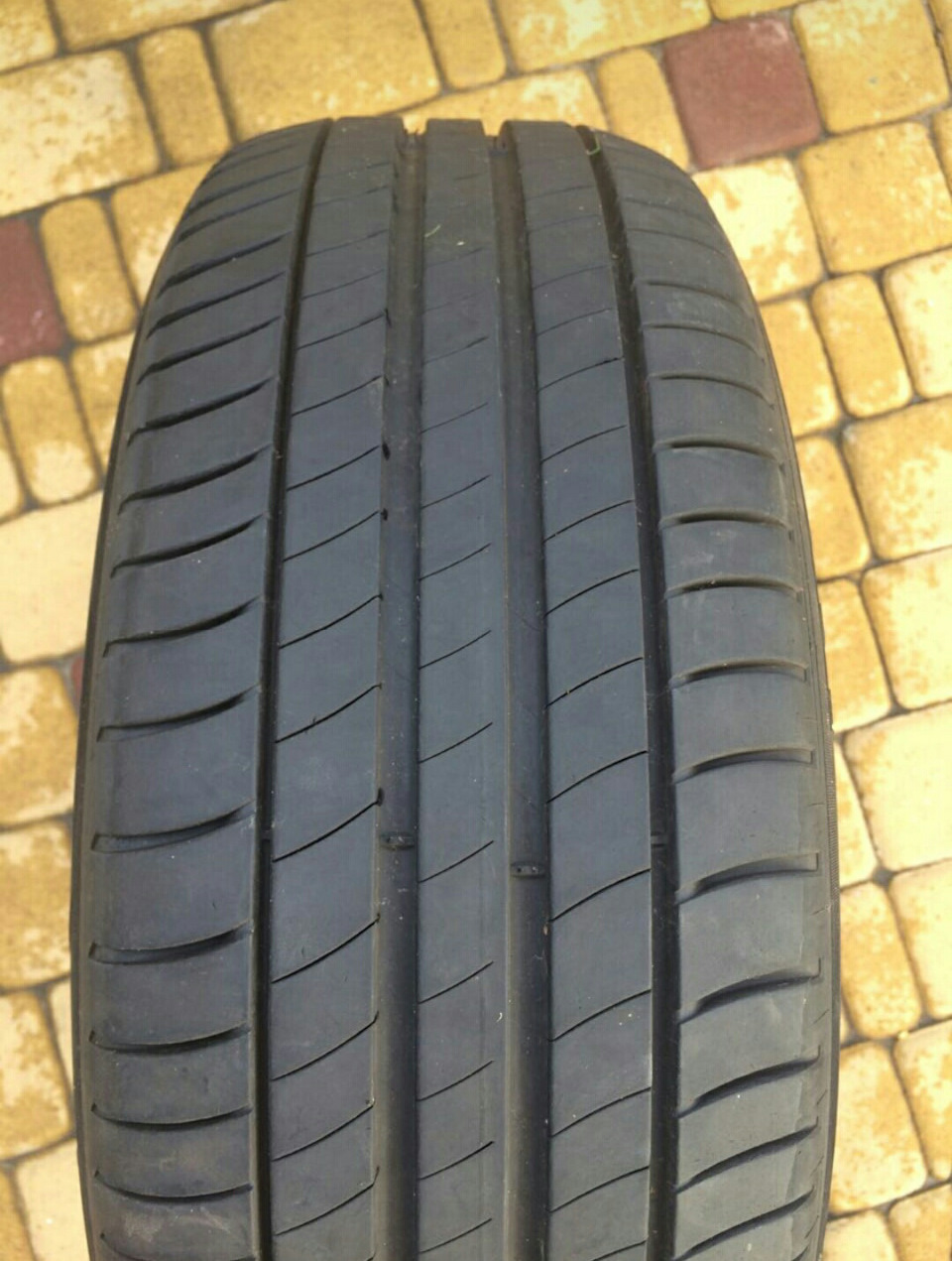 Продам комплект шин Michelin Primacy 3 2