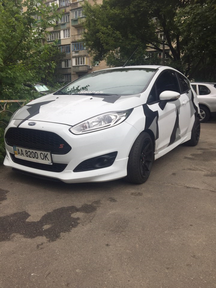 Обновочка, Pirelli PZero 1