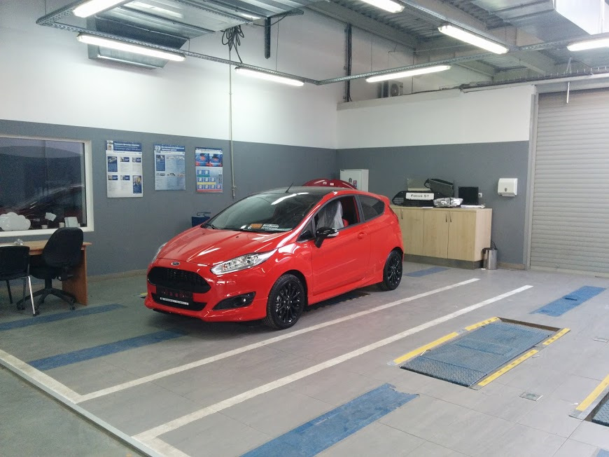 Ford Fiesta Red\Black Edition 1