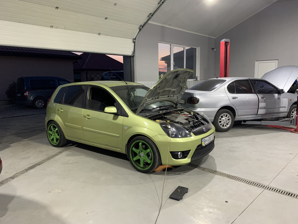 Заміна котушки запалювання, свічок, задніх аммо, oil service 1