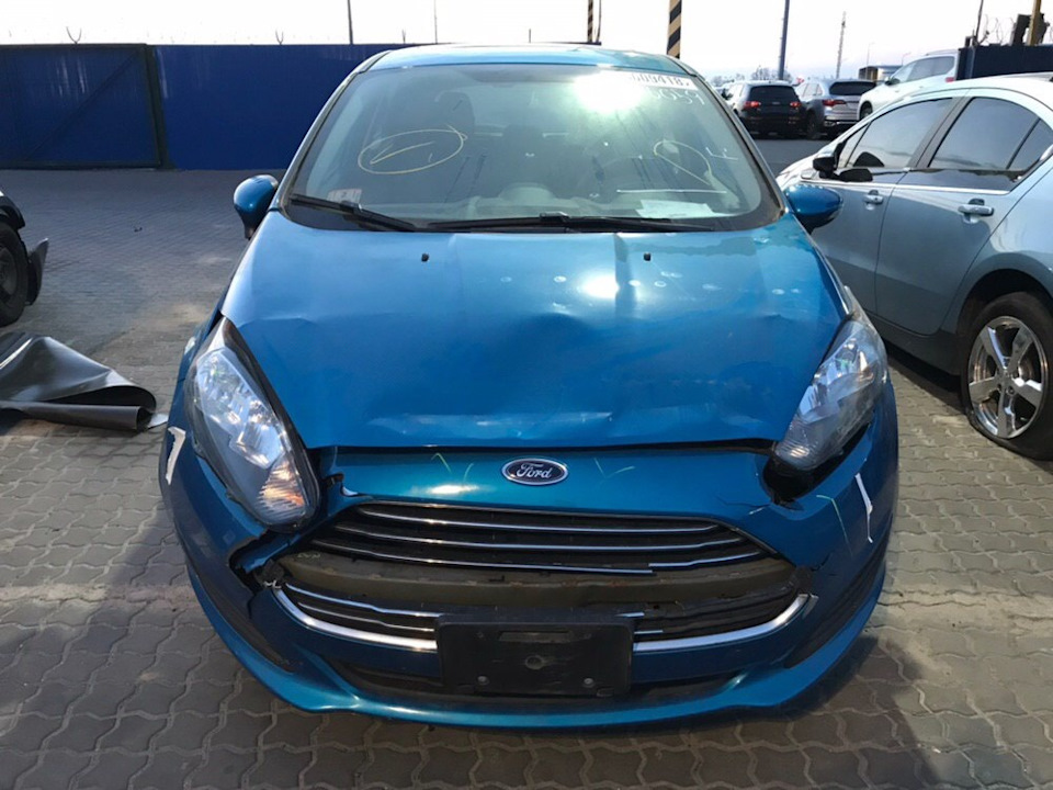 Запчастини до американця Ford Fiesta 2015 1