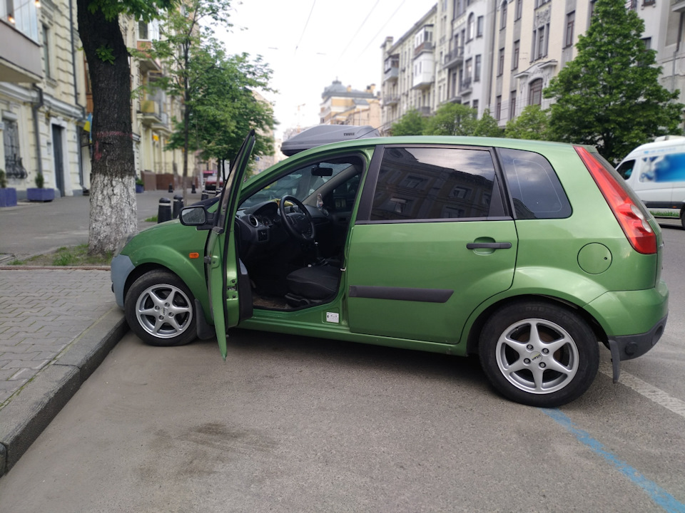 Диски та гума будиночком 1