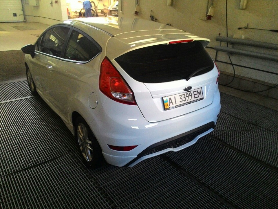 Задній дифузор Fiesta ST 4