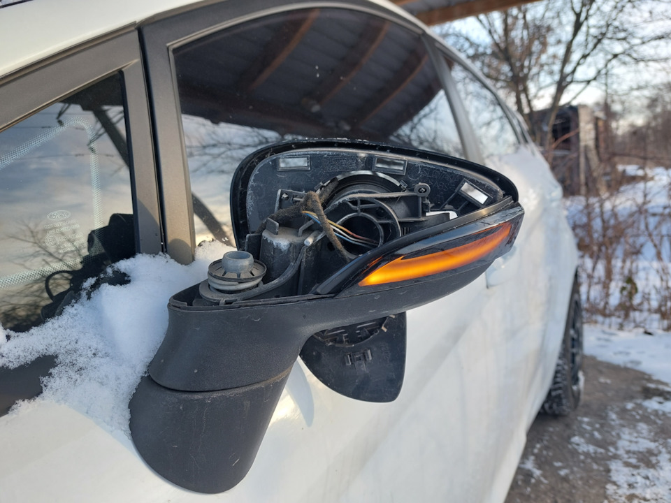 Побігаючі поворотники fiesta mk 7 2