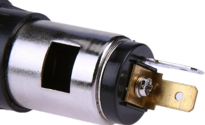 Розетка 12V у багажнику (або 10000 кроків для досягнення мети) 2
