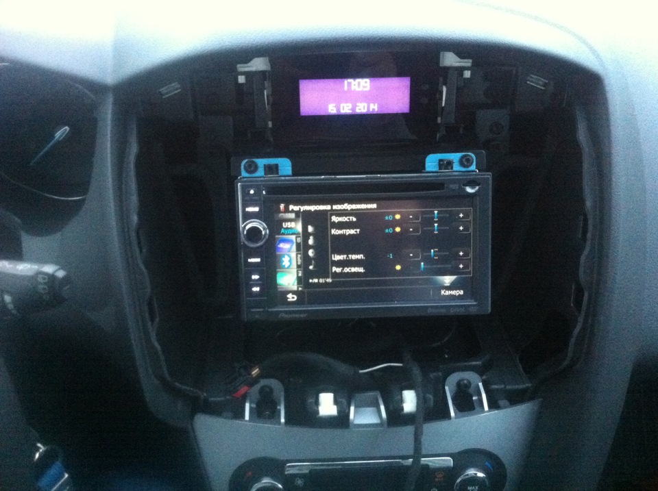 Установка Pioneer Avic F940BT 1