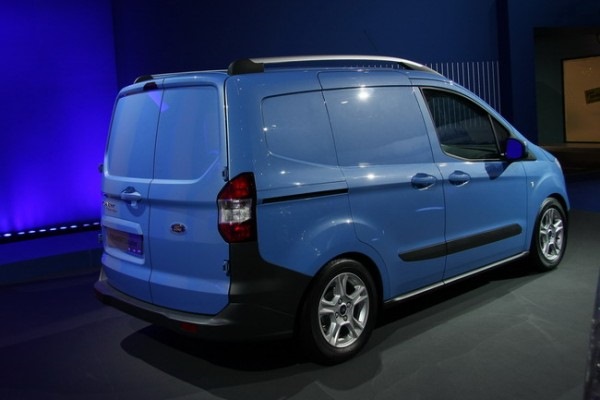 Ford Transit Сourier 2