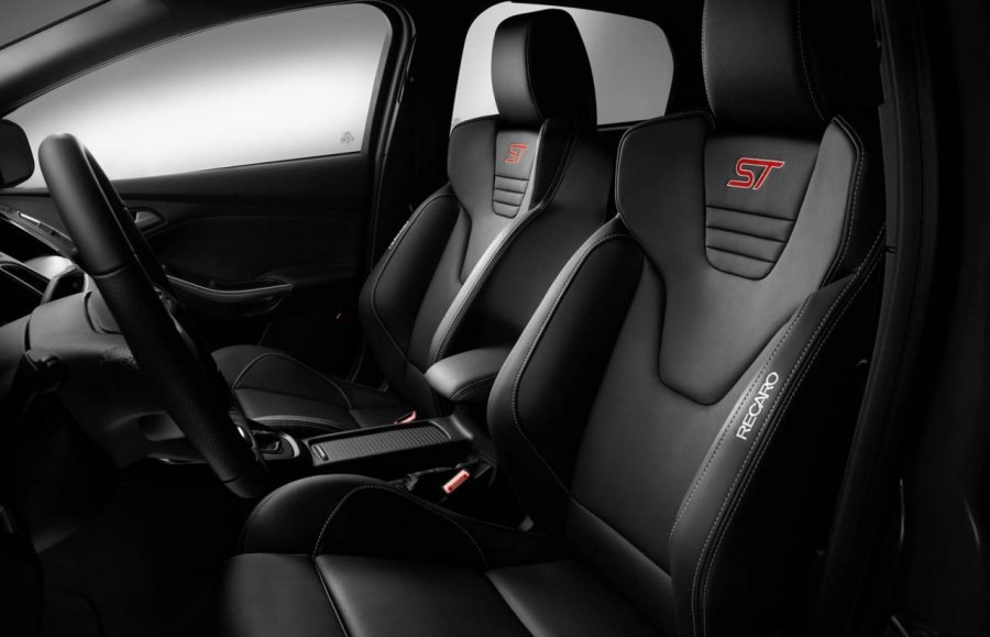 оновлений Ford Focus ST 5