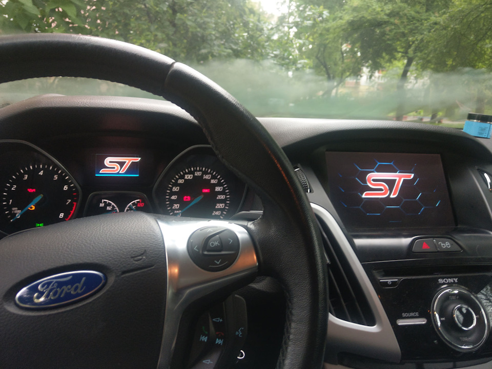 SYNC 3. Логотип ST та тема Ford Classic 4