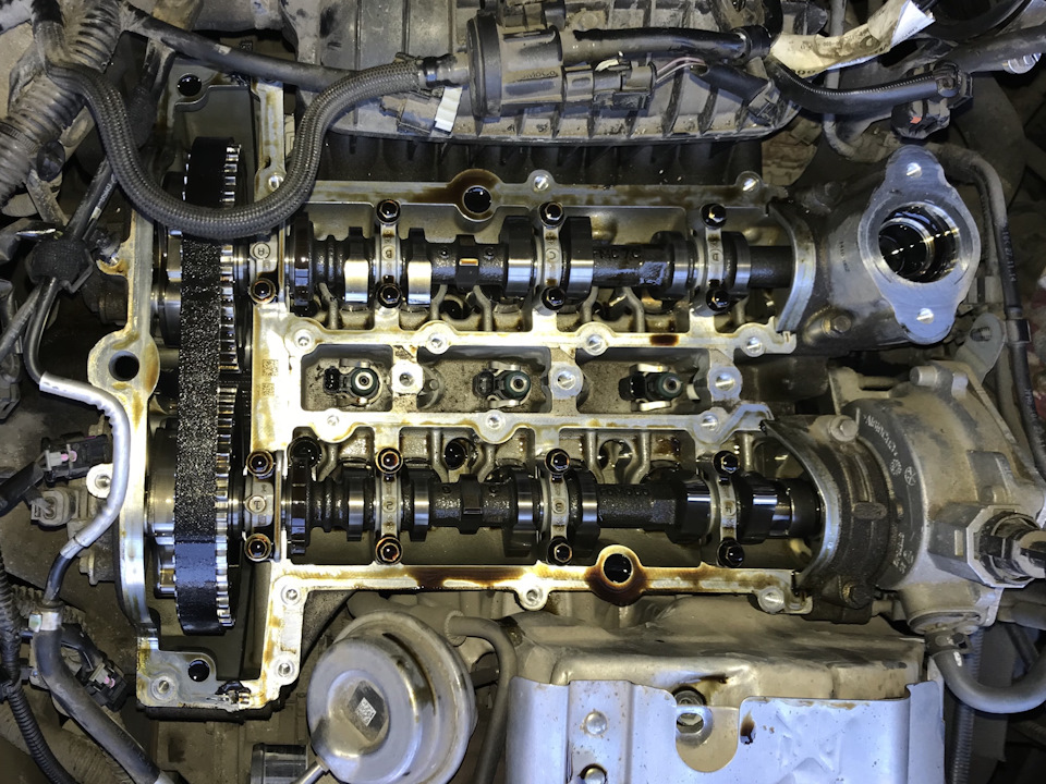 Усунення мастильного запотівання клапанної кришки ecoboost 1.0 1