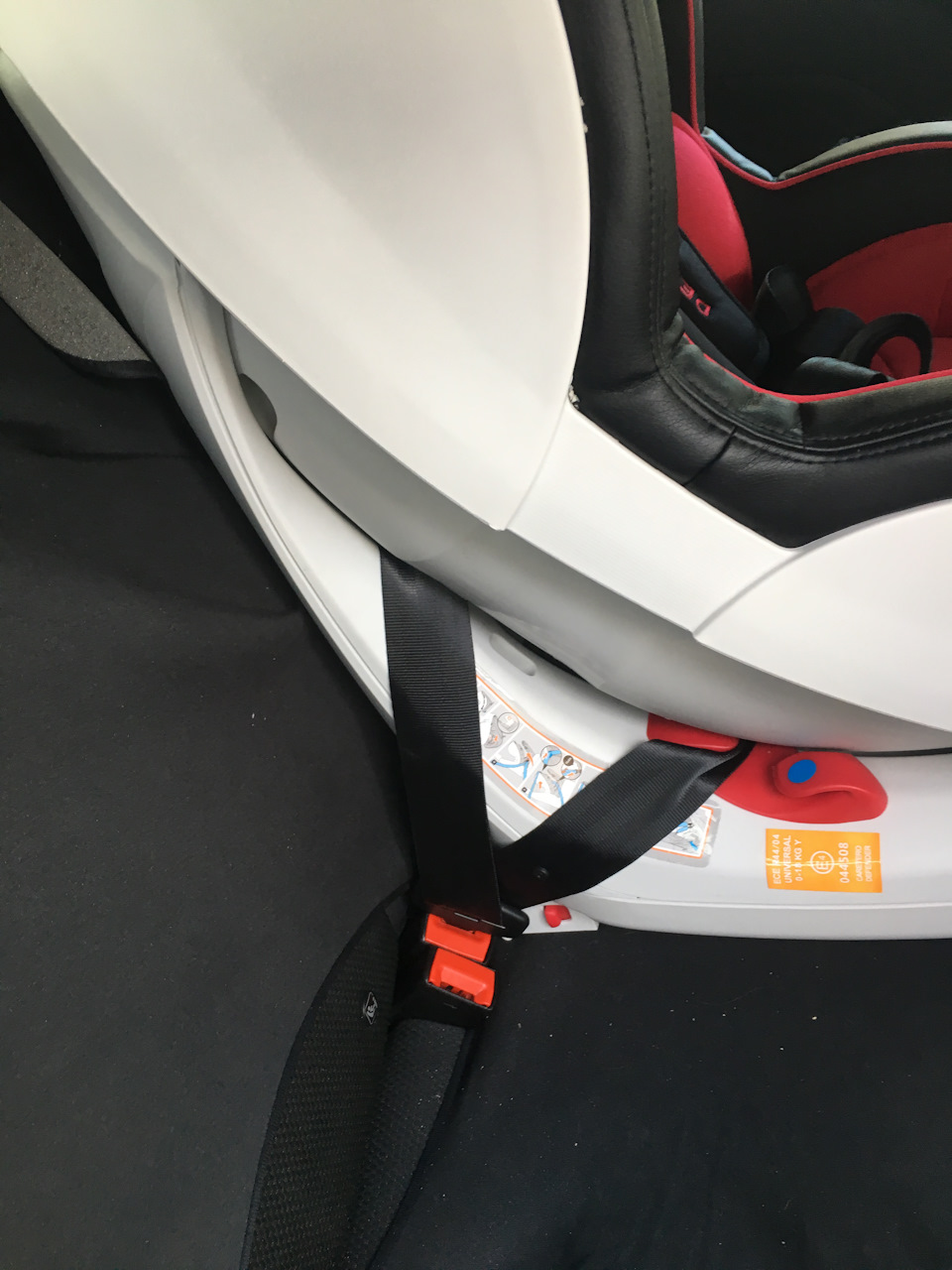 ISOFIX посередині, або як зафіксувати крісло isofix посередині заднього дивана 5