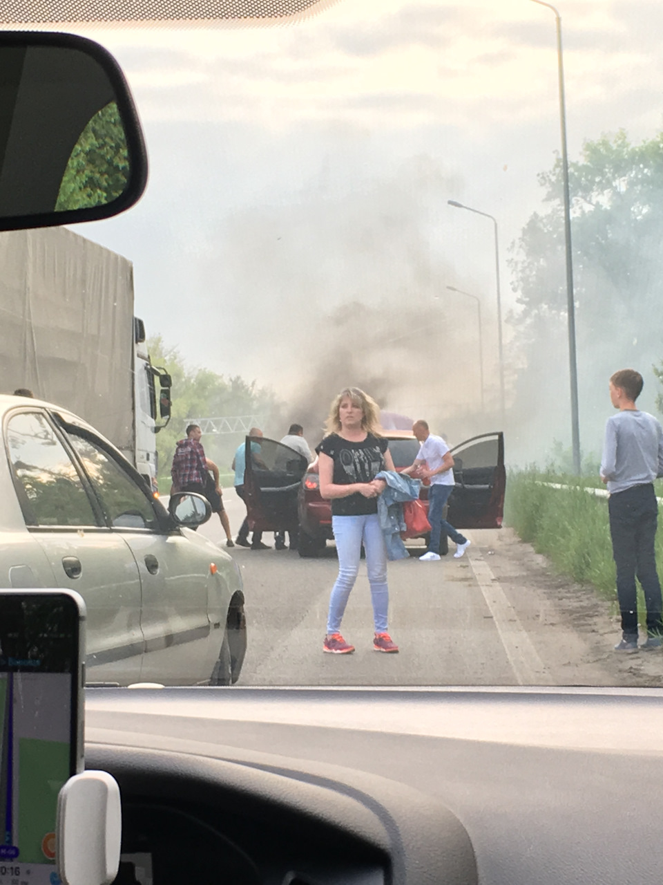 Загорілася на ходу (не моя). Допомагайте один одному. Не залишайте в біді інших! 2