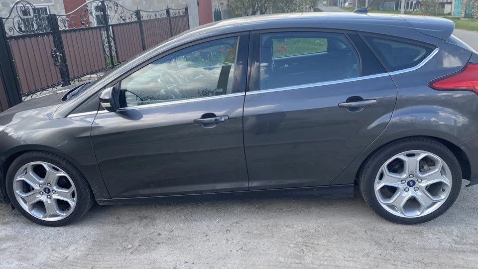 Нова гума Літо 235/40/R18