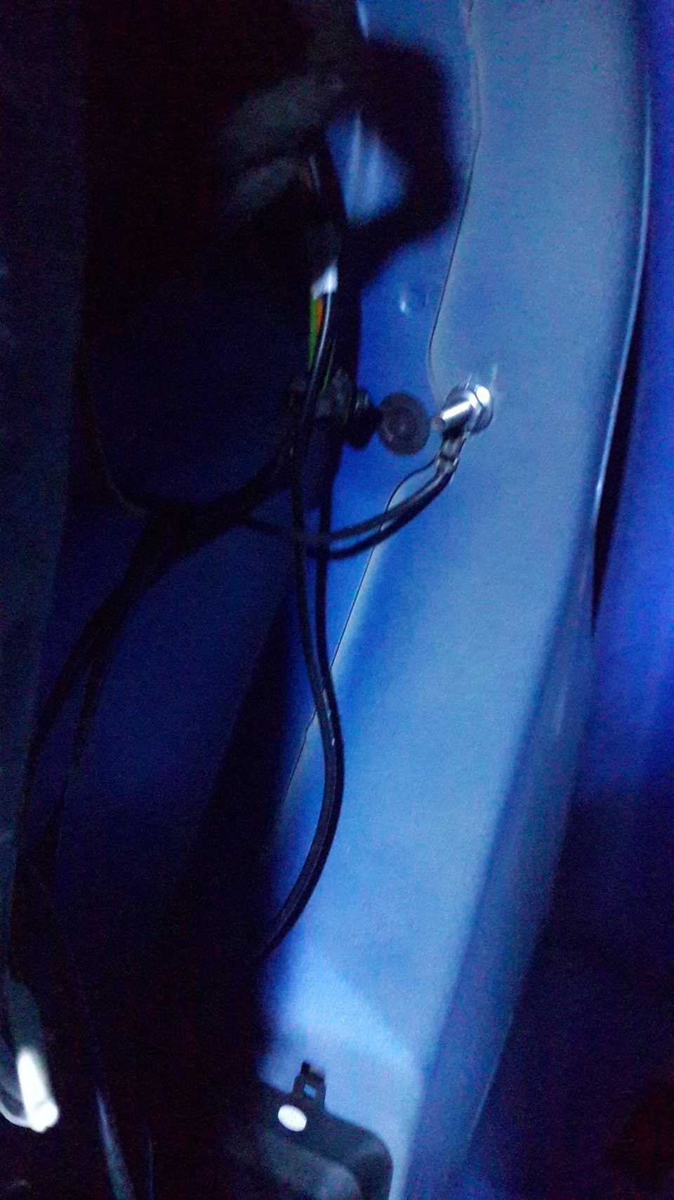 Розетка 12V і світло в багажне відділення 2