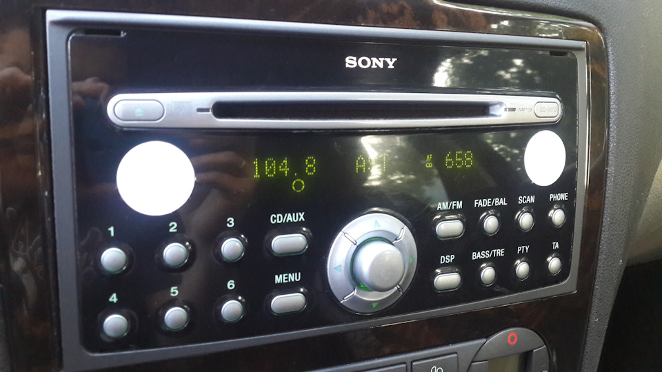 Заміна магнітоли Ford Sony Квадрат на Ford Sony Овал від mondeo 1