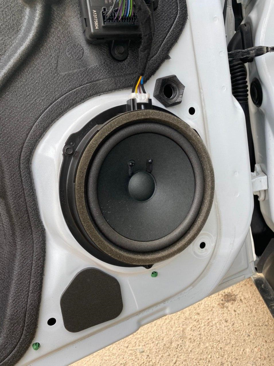 Покращення автозвуку Focus mk3 5