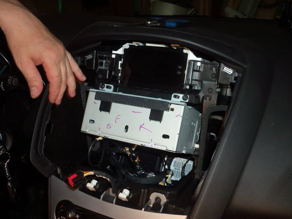 Заміна екранчика магнітоли на 4-х дюймовий