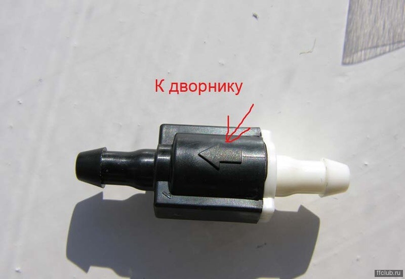 Встановлення зворотних клапанів (Тойота) на форсунки омивачів 2
