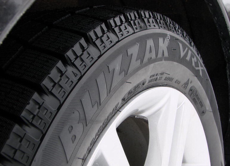 Вибір шин, борошна вибору, переможець - Bridgestone VRX 1