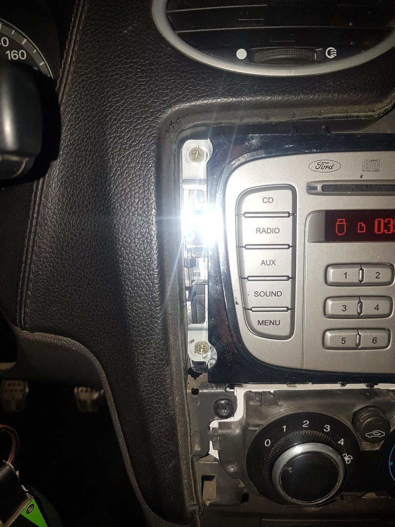 Встановлення магнітоли з USB 5