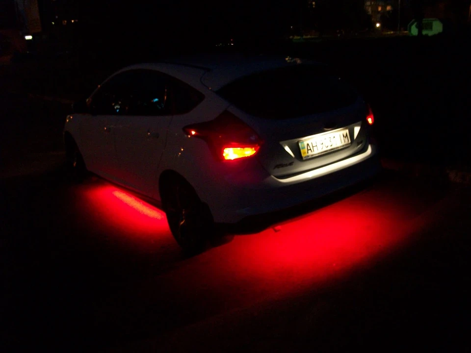 нижнє освітлення RGB