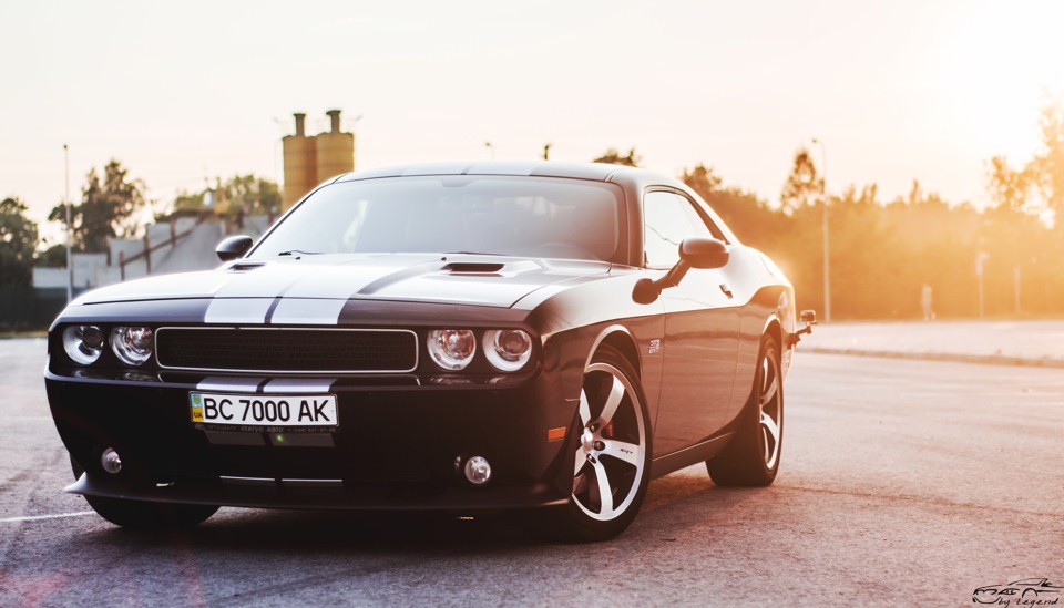 Dodge Challenger SRT8 Hemi 2
