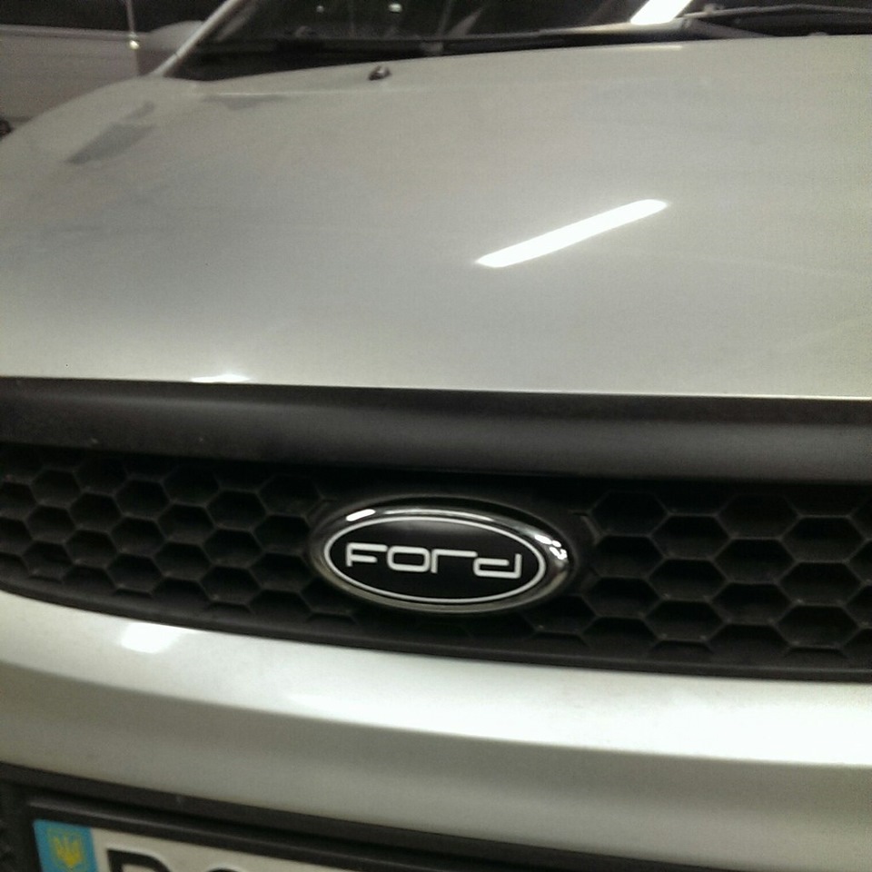 Поменял значки Ford :) 2