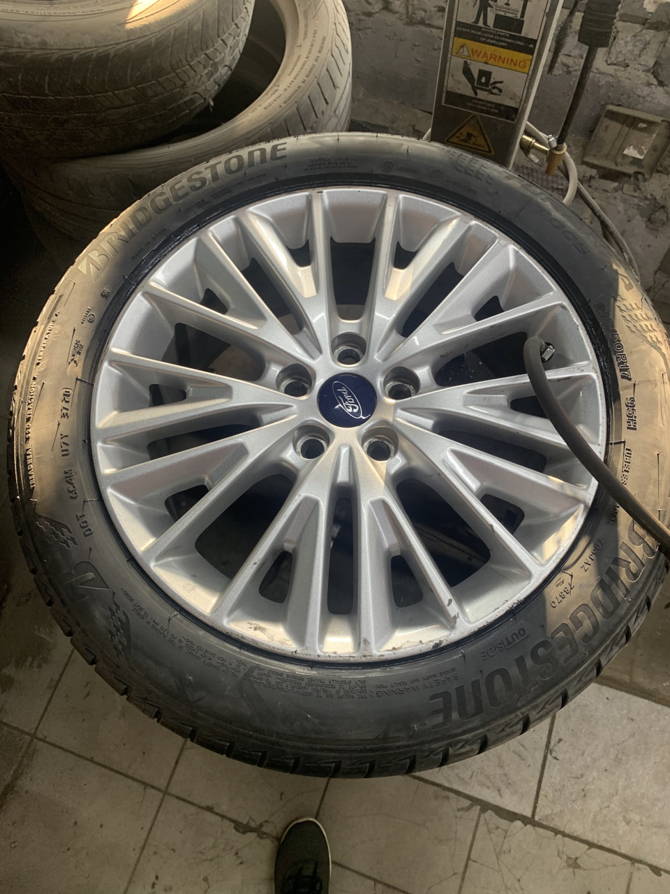 У нас ще літо: взуємося в хорошу гуму - Bridgestone Turanza T005 1