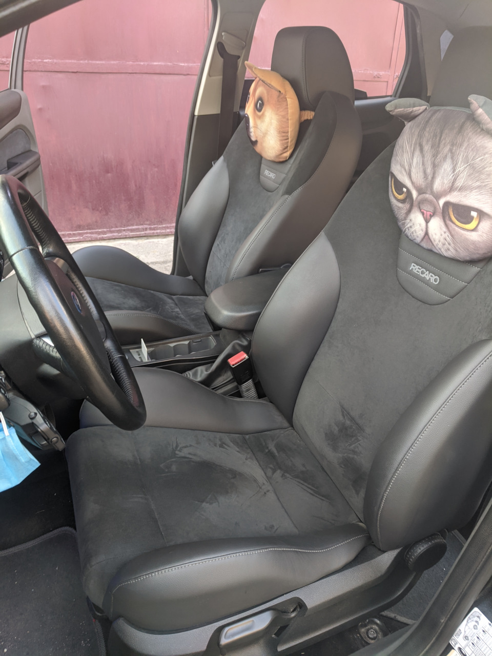 -76- Recaro 5