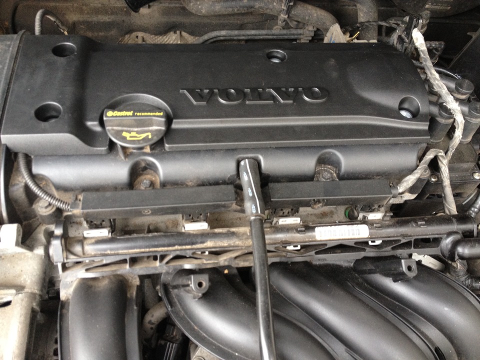 Наклейки Ford та кришка Volvo 5
