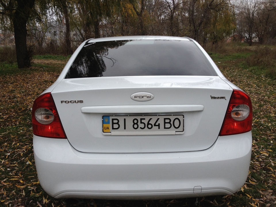 Наклейки Ford та кришка Volvo 3