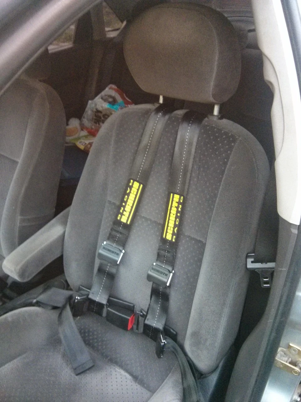 Заміна рідних сидінь на старі Recaro =)