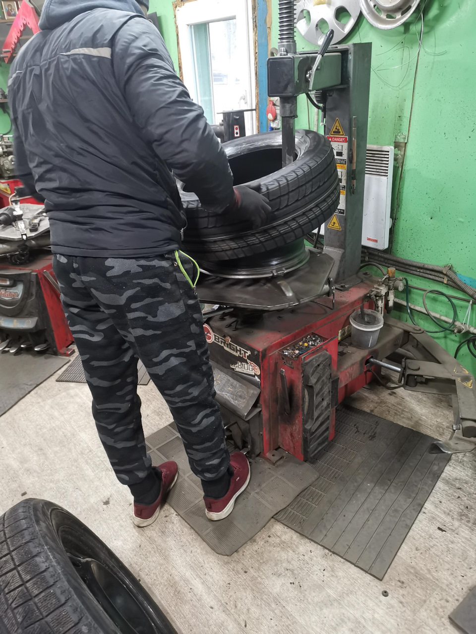 Докупив пару зимової гуми 1
