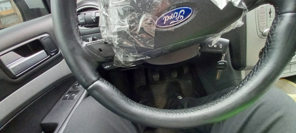 Фарбування керма та наклейки 3