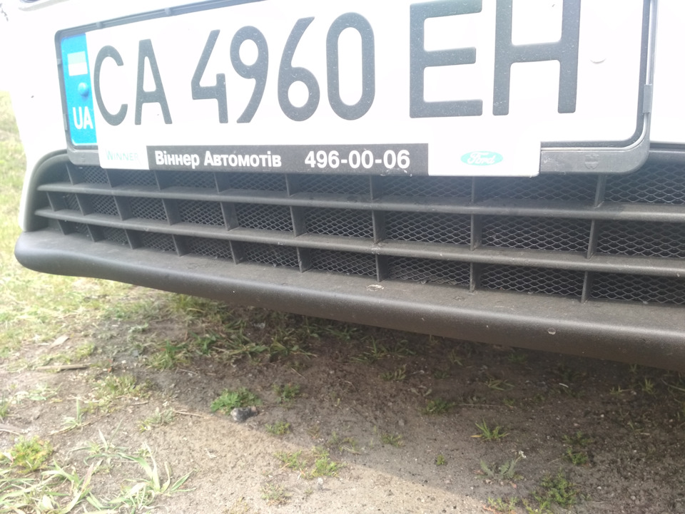 Встановлення сітки в бампер, передніх бризковиків 4
