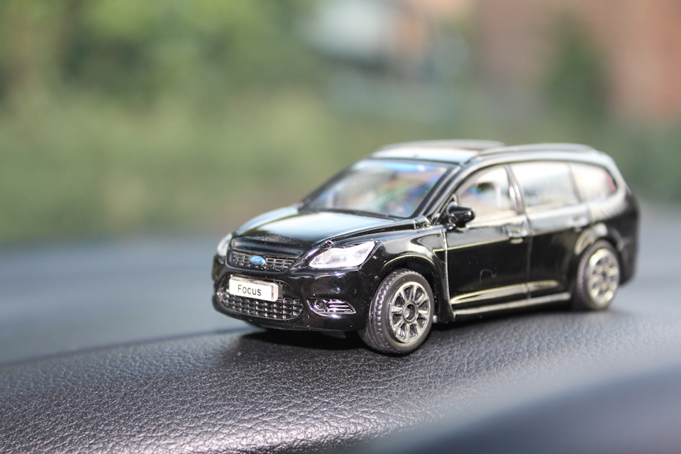 Талісман мого Ford Focus Wagon 1.6 TDCI BLACK PEARL - модель Ford Focus Wagon II 1/43 1