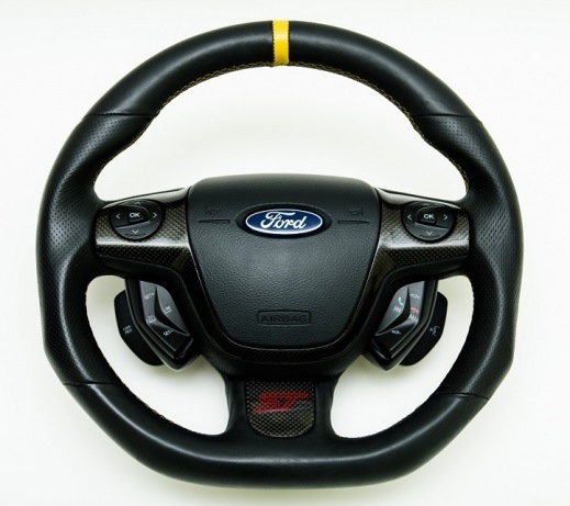 Індивідуальне спортивне кермо на Ford Focus 3 / Custom Steering Wheel for Ford Focus mk3 3