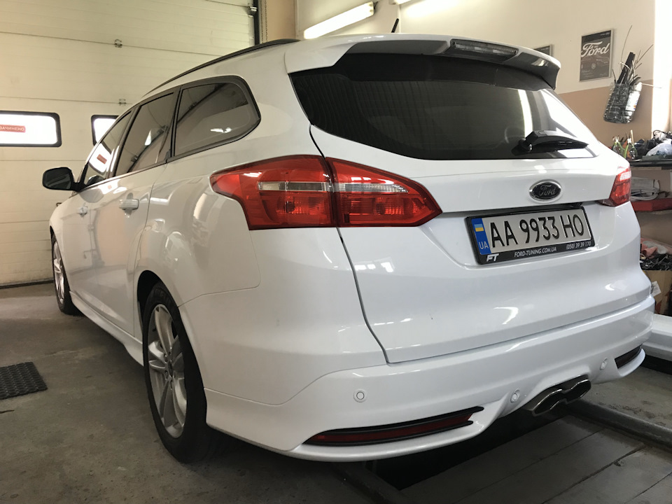 Заміна заднього бампера Zetec S на рестайловий від ST 5
