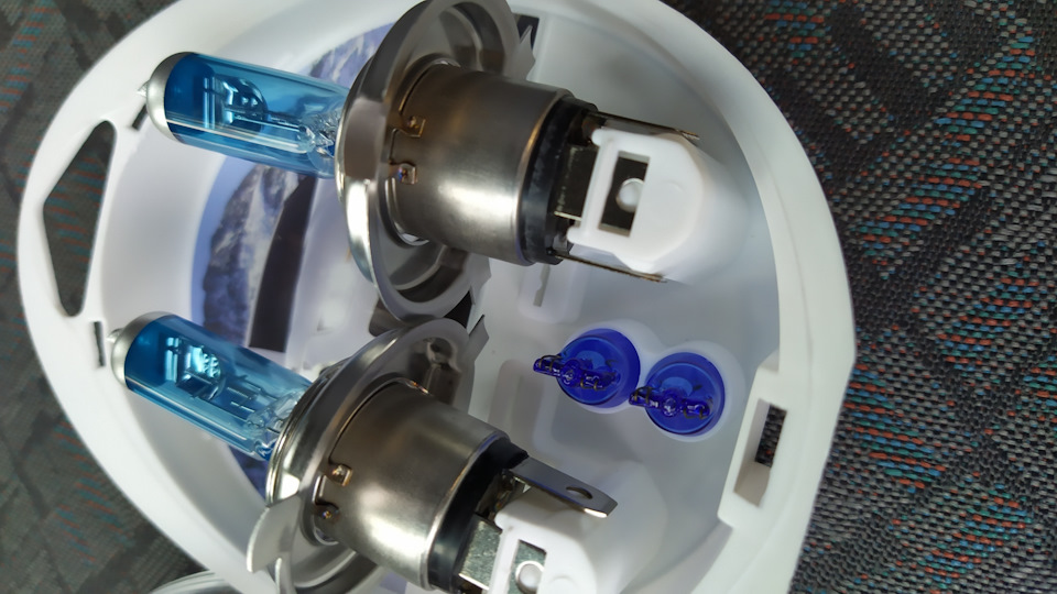 Встановлюємо автолампи Philips WhiteVision ultra h4 3