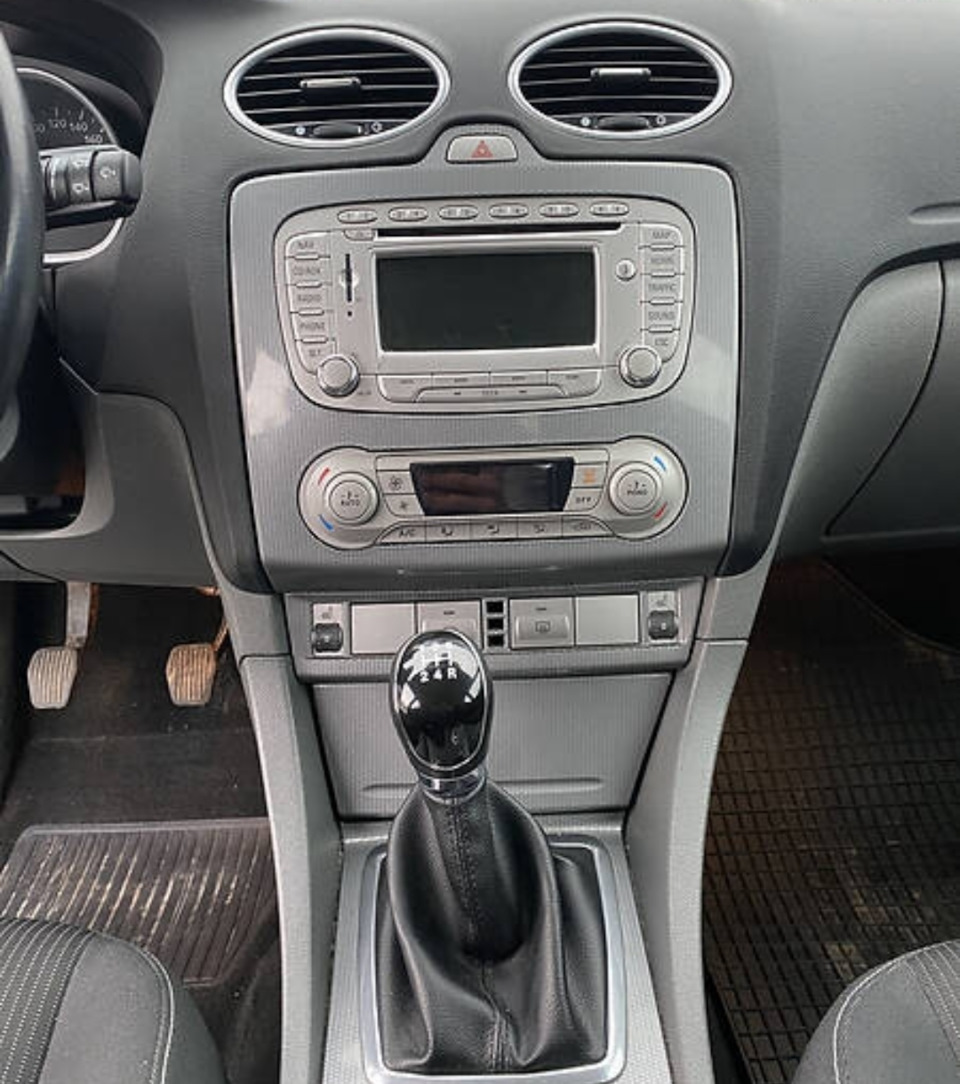 Обклеювання рамки магнітолі ford focus 2 blaupunkt fx 1