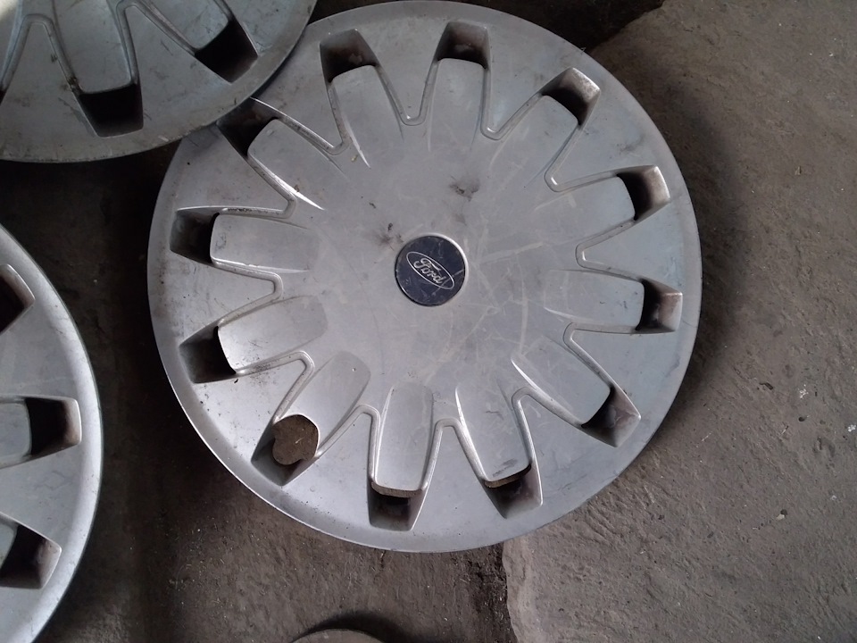 (Продано)Продам диски та колпаки 5