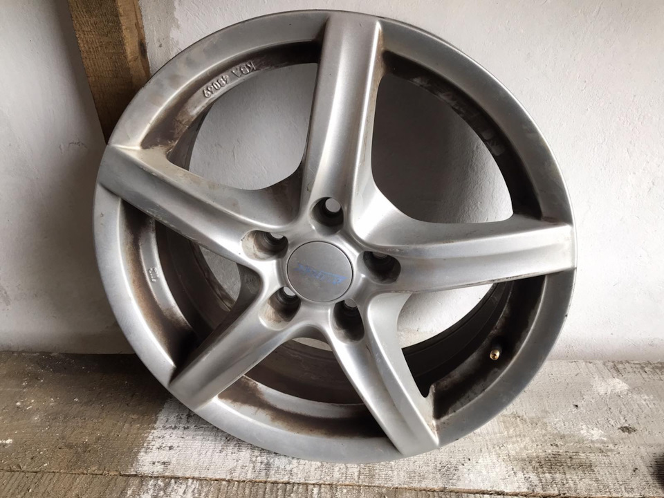 Купив литі диски R16 Alutec 1